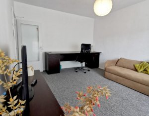 Apartament decomandat, 3 camere, 2 bai, parcare, zona Observatorului, Zorilor