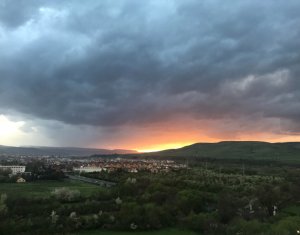 Apartament 3 camere cu panorama superba, 66 mp, etaj intermediar,  zona Vivo