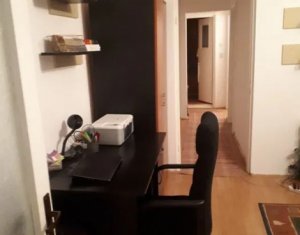 Vanzare apartament 3 camere, etaj intermediar, parcare, zona Manastur