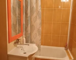 Vanzare apartament 3 camere, etaj intermediar, parcare, zona Manastur