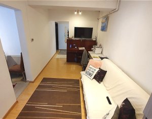 Apartament doua camere, decomandat, finisat, strada Cetatii, Floresti