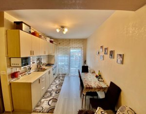 Apartament 3 camere, situat in Floresti, zona Primariei