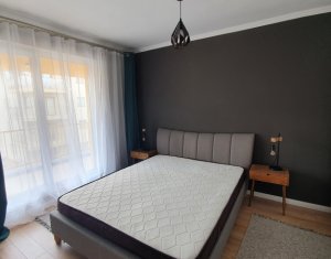 Apartament 2 camere, ultrafinisat, mobilat si utilat, loc de parcare