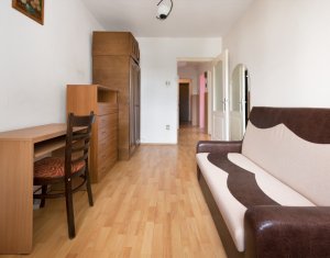 MANASTUR - Apartament de 2 camere, centrala proprie, decomandat, cu PARCARE!