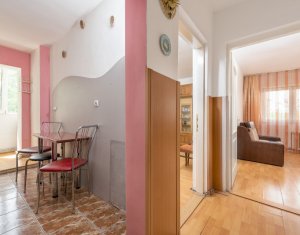 MANASTUR - Apartament de 2 camere, centrala proprie, decomandat, cu PARCARE!