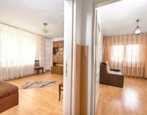 MANASTUR - Apartament de 2 camere, centrala proprie, decomandat, cu PARCARE!