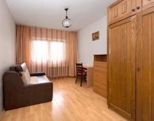 MANASTUR - Apartament de 2 camere, centrala proprie, decomandat, cu PARCARE!