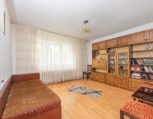 MANASTUR - Apartament de 2 camere, centrala proprie, decomandat, cu PARCARE!