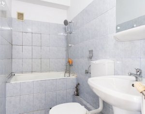 Apartament 2 camere, semidecomandat, centru