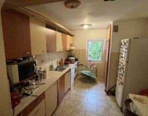 Ocazie! Apartament decomandat cu 4 camere, etaj 3, Gheorgheni, strada Titulescu