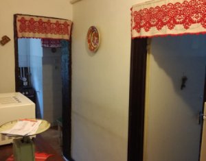Vanzare apartament de 3 camere, 54 mp, decomandat, etajul 1, Plopilor