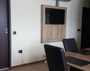 Apartment 3 rooms for sale in Floresti