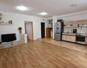 Apartament 3 camere, 63 mp, 3 balcoane, S-E, parcare, Floresti