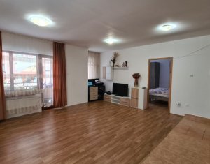 Apartament 3 camere, 63 mp, 3 balcoane, S-E, parcare, Floresti