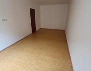 Apartament cu 2 camere, decomandat, Floresti, strada Florilor