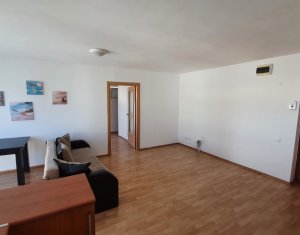 Apartament 2 camere, etaj intermediar, strada Eroilor