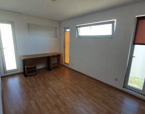 Apartament 2 camere, etaj intermediar, strada Eroilor