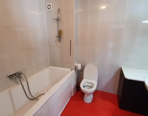 Apartament 2 camere, etaj intermediar, strada Eroilor