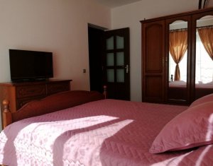 Vanzare apartament 3 camere, situat in Floresti, zona Porii