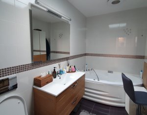 Apartament lux, cu 2 camere si parcare subterana in Centru, Motilor