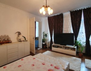 Apartament lux, cu 3 camere in Centru, zona Piata Mihai Viteazu