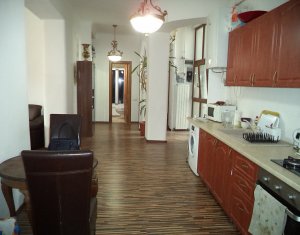 Apartament cu 3 camere ultracentral, pozitie excelenta, Piata Muzeului