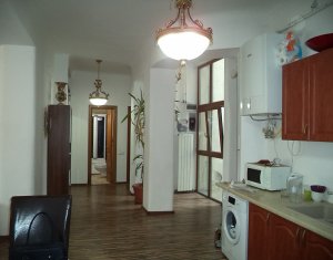 Apartament cu 3 camere ultracentral, pozitie excelenta, Piata Muzeului