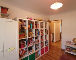 Apartament cu 3 camere in Intre Lacuri, zona str. Muresului