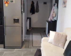 Appartement 3 chambres à vendre dans Floresti, zone Centru