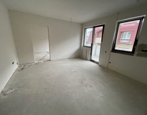 Apartament 3 camere, etaj 1, zona Sub Cetate