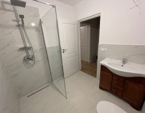 Appartement 3 chambres à vendre dans Floresti