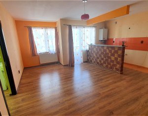 Apartament 3 camere, etaj intermediar, Floresti, zona Kika