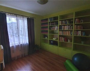 Apartament 3 camere, etaj intermediar, Floresti, zona Kika