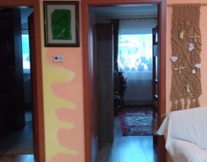 Apartament cu 3 camere, str Somesului, Floresti