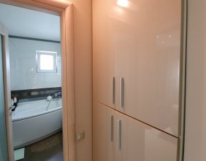 Appartement 4 chambres à vendre dans Cluj-napoca, zone Marasti