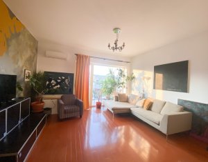 Apartament spatios la cateva minute de centru