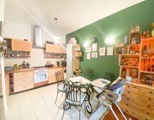 Apartament spatios la cateva minute de centru