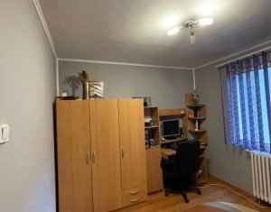 Apartment 4 rooms for sale in Cluj-napoca, zone Manastur