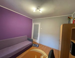 Apartament 4 camere, semidecomandat, Mehedinti