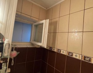 Apartament 4 camere, semidecomandat, Mehedinti