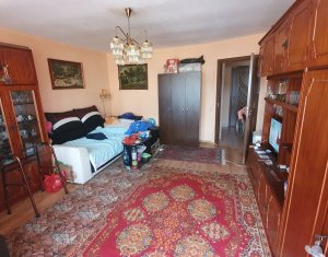 Apartament cu 2 camere decomandat, Floresti, zona Eroilor