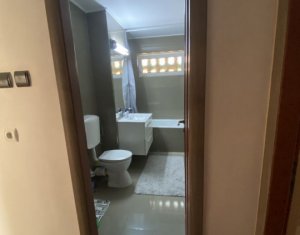 Appartement 4 chambres à vendre dans Cluj-napoca, zone Manastur