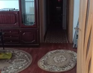 Apartament cu 3 camere, semidecomandat,  zona Bucium, Manastur