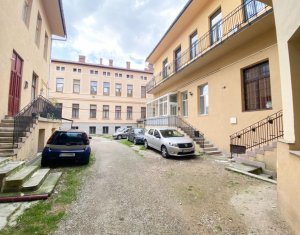 Apartament 2 camere, 65 mp, renovat, demisol, Centru