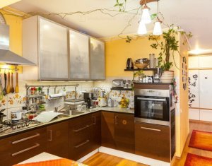 Apartament 3 camere, situat in Floresti, zona Somesului