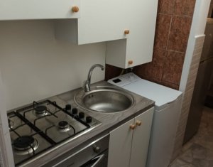 Investitie! Apartament zona centrala, cu centrala proprie si parcare!