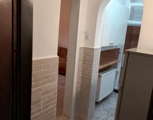 Investitie! Apartament zona centrala, cu centrala proprie si parcare!