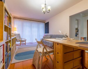 Apartament 2 camere, decomandat, situat in Floresti, zona Porii