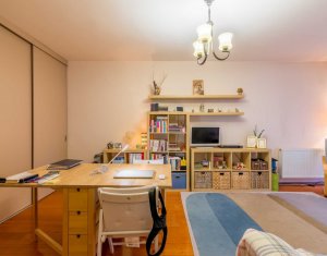 Apartament 2 camere, decomandat, situat in Floresti, zona Porii