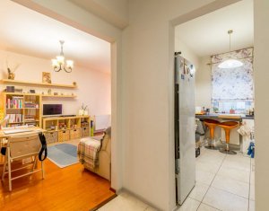 Apartament 2 camere, decomandat, situat in Floresti, zona Porii